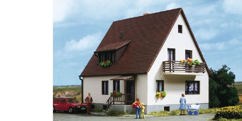 Rodinn dom s balknom - stavebnica [H0]