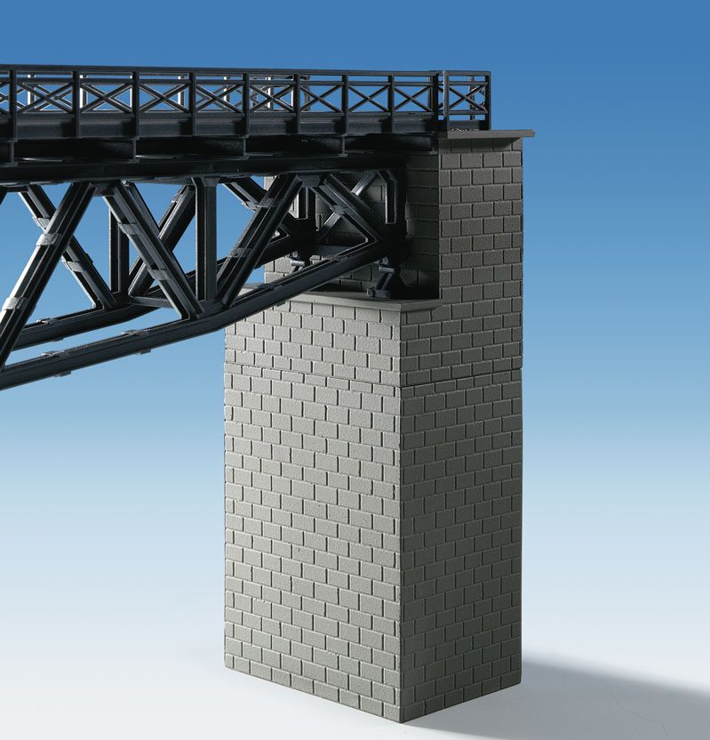 Kamenn pilier pre most so spodnou mostovkou [H0]