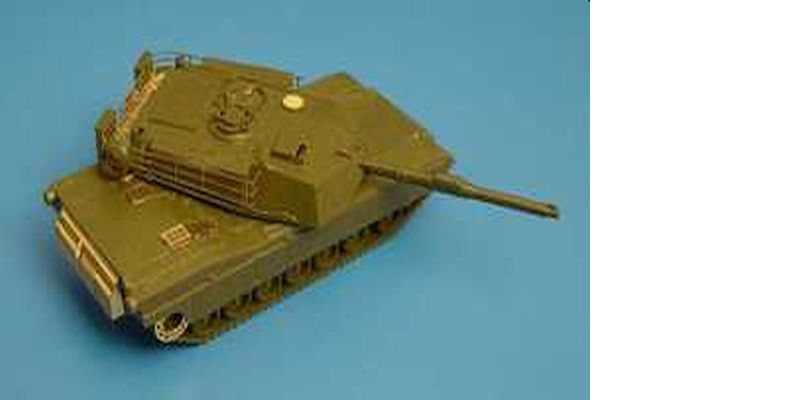 Tank M1A1 Abrams diely (Roco) - stavebnica [H0]